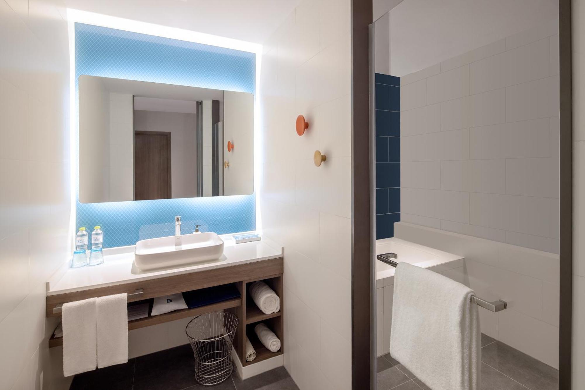 Holiday Inn Express Qingdao Jinshui By Ihg Exteriör bild